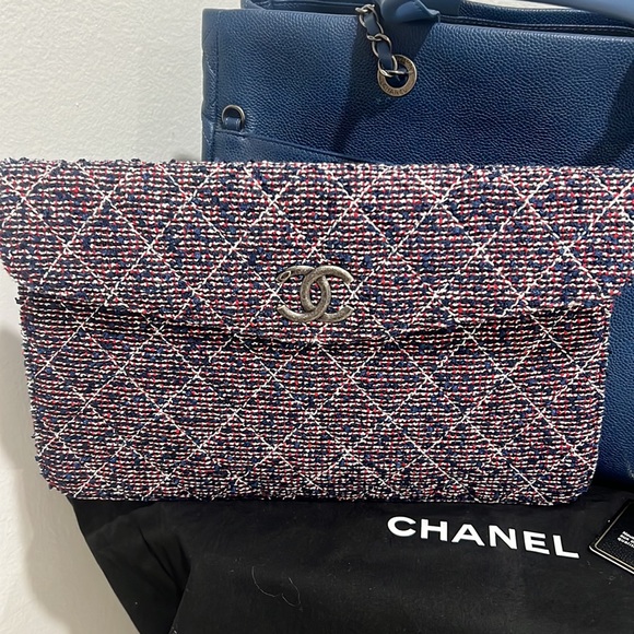 Two in one chanel tote with envelope to be use at night or during the day - Picture 3 of 14